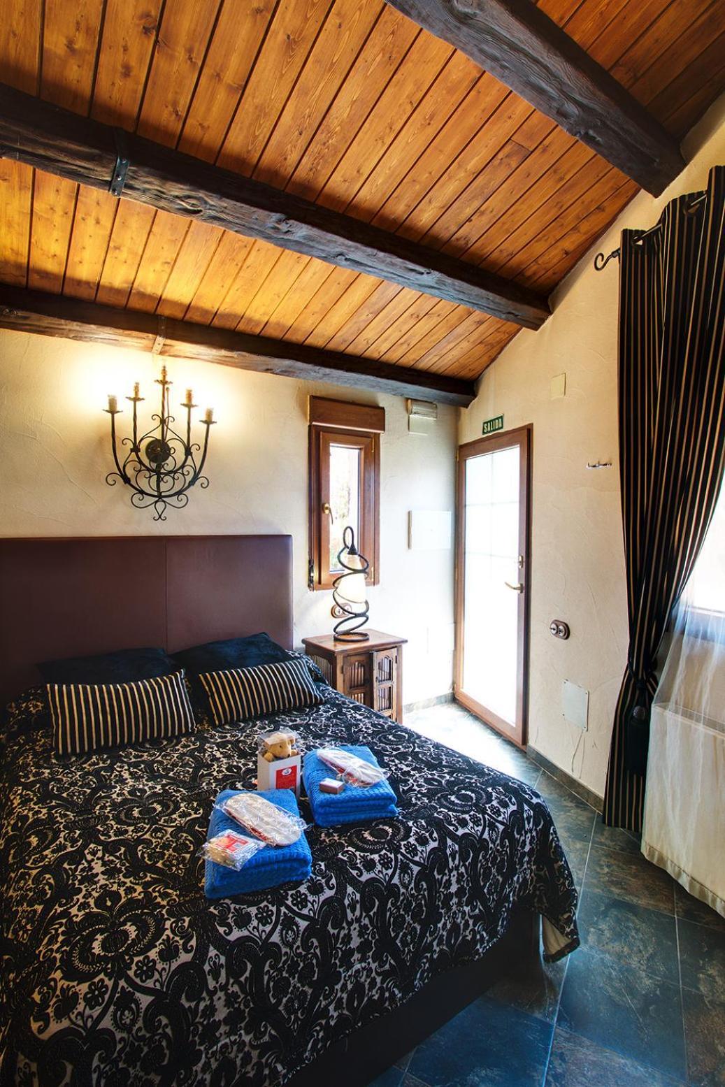 Casa De Cucu Navaluenga Holiday home *